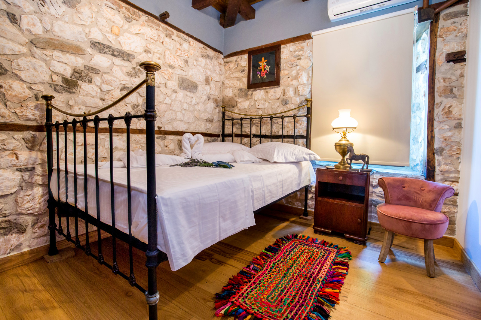 Small Beauty bedroom at Maroyda Stonehouse